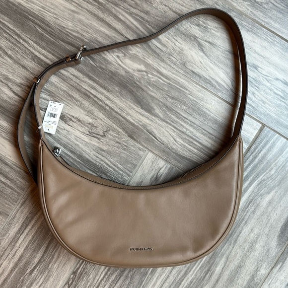 MICHAEL Michael Kors Handbags - Michael Kors Crossbody Bag 
Brand new with tags! Never used.